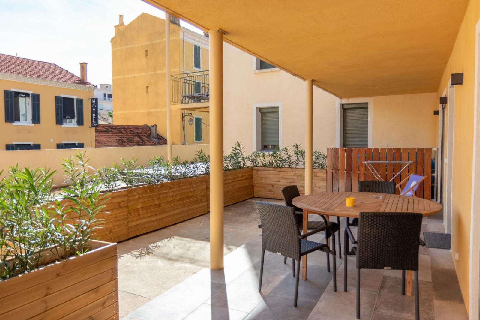 Residence Le Provence Le Lavandou Exterior photo