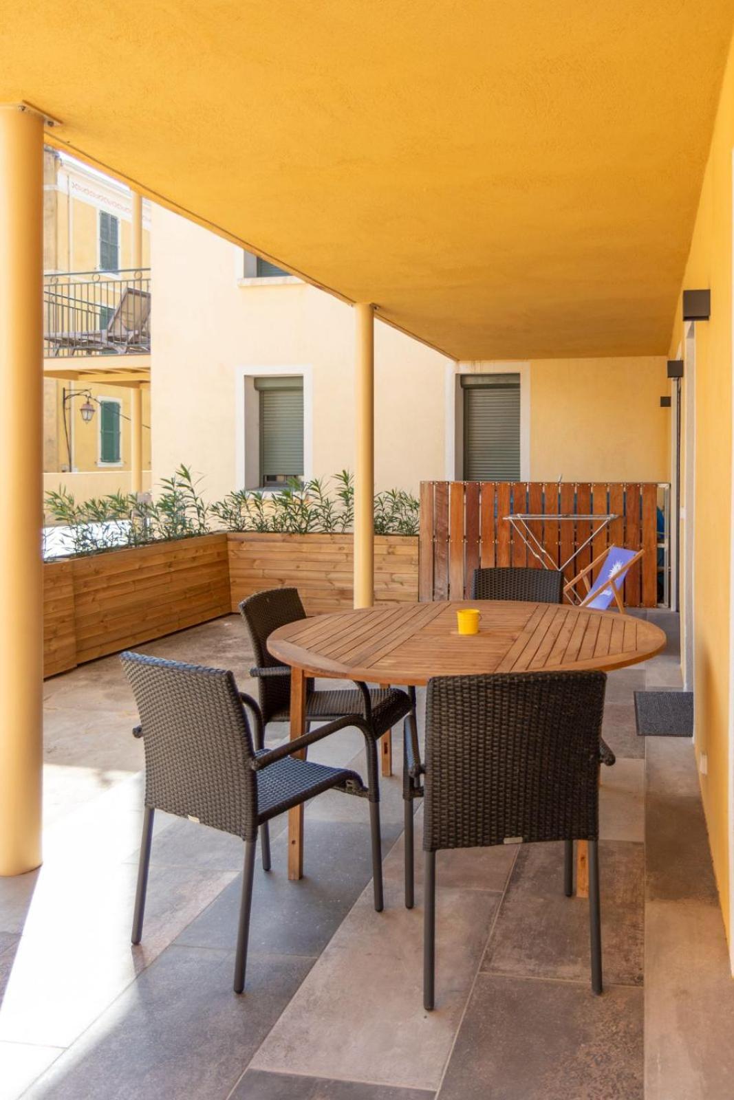 Residence Le Provence Le Lavandou Exterior photo